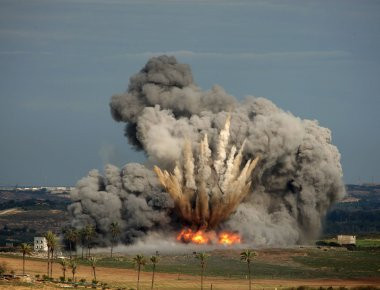 ΕΚΤΑΚΤΟ: Το Ισραήλ βομβάρδισε θέσεις του συριακού Στρατού στην Χάμα